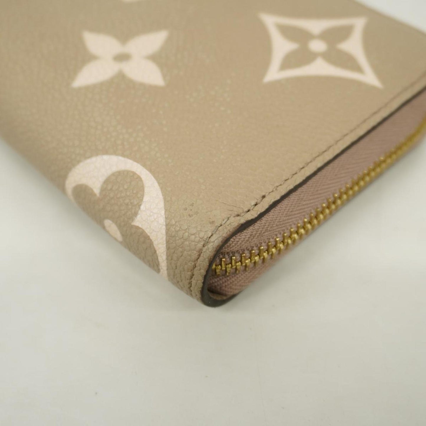 Louis Vuitton Zippy Wallet Beige Canvas Wallet  (Pre-Owned)