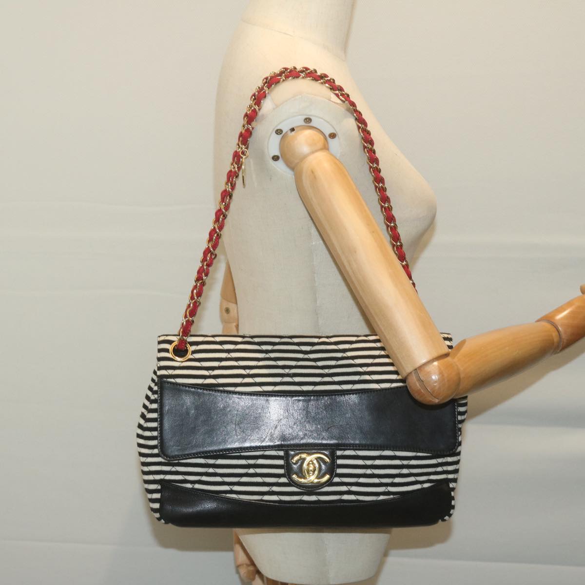 Chanel Multicolour Canvas Shoulder Bag (Pre-Owned)